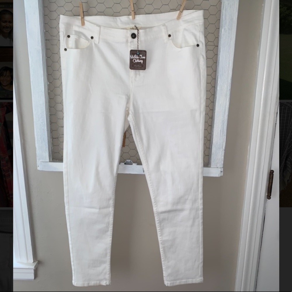 NWT Matilda Jane “Sweet Caroline” White Jeans